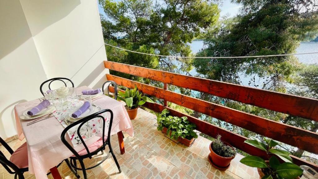 Lovely Apartments On The Private Beach - Island Korcula Prizba Exterior photo